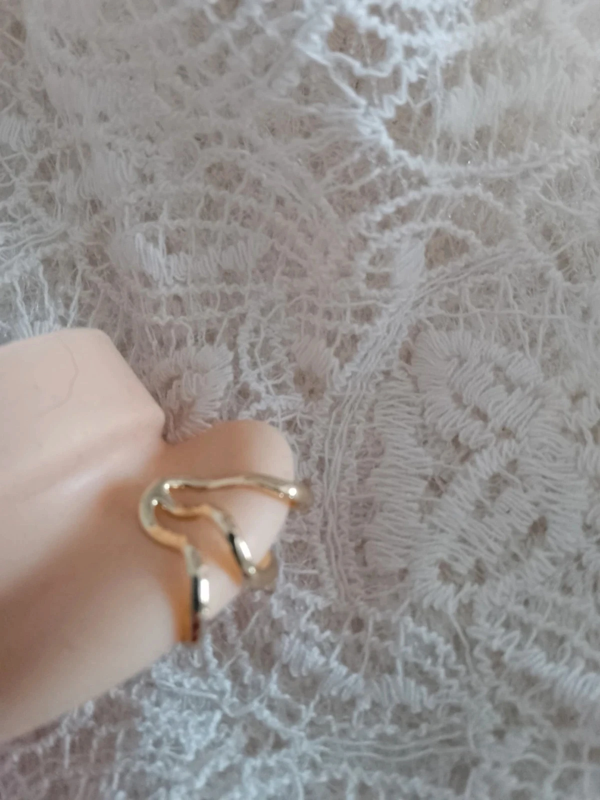 Clip para oreja de serpiente dorado – photo 2